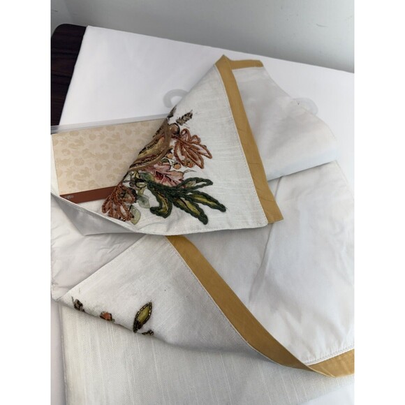 Harvest table runner Fall/Thanksgiving Features pumpkins 13 in. x 72 in - Picture 4 of 8